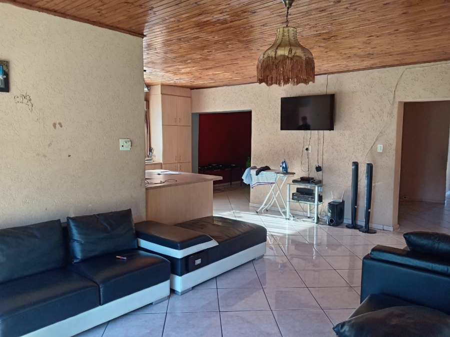 4 Bedroom Property for Sale in Mindalore Gauteng