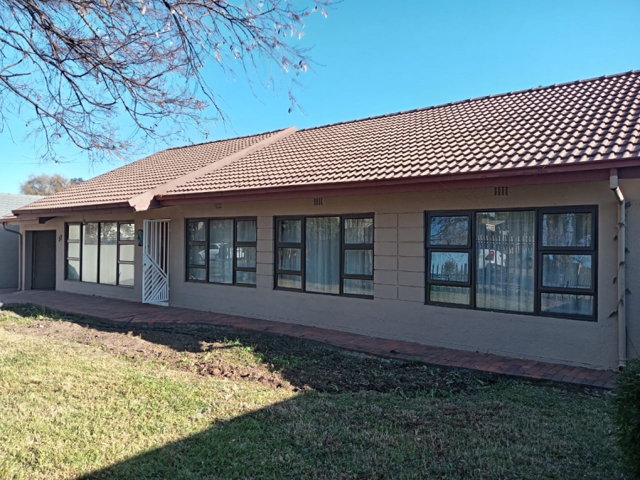 4 Bedroom Property for Sale in Mindalore Gauteng