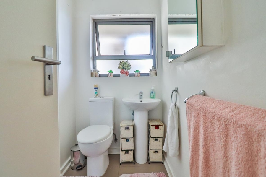 1 Bedroom Property for Sale in Edenvale Central Gauteng