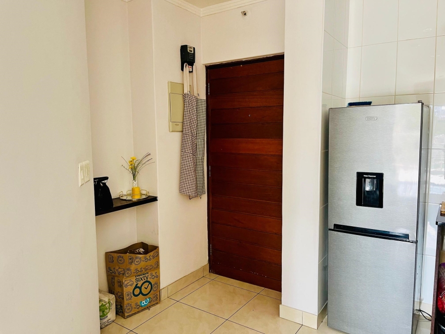 1 Bedroom Property for Sale in Sandhurst Gauteng
