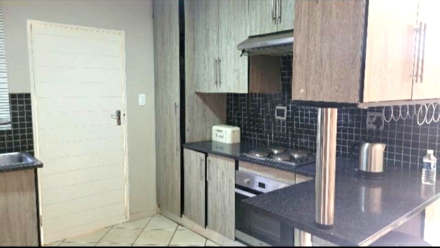 3 Bedroom Property for Sale in Crystal Park Gauteng