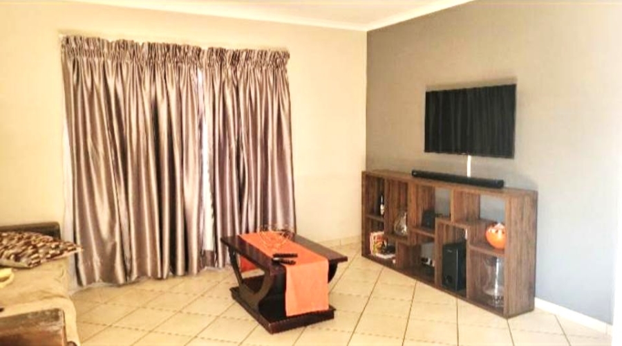 3 Bedroom Property for Sale in Crystal Park Gauteng