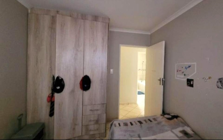 3 Bedroom Property for Sale in Crystal Park Gauteng