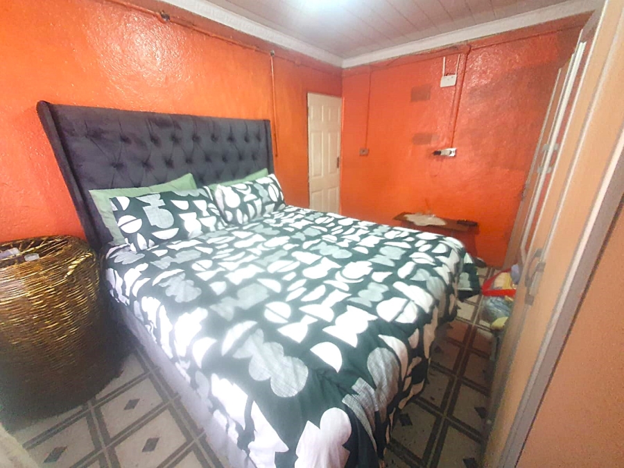 2 Bedroom Property for Sale in Orlando West Gauteng