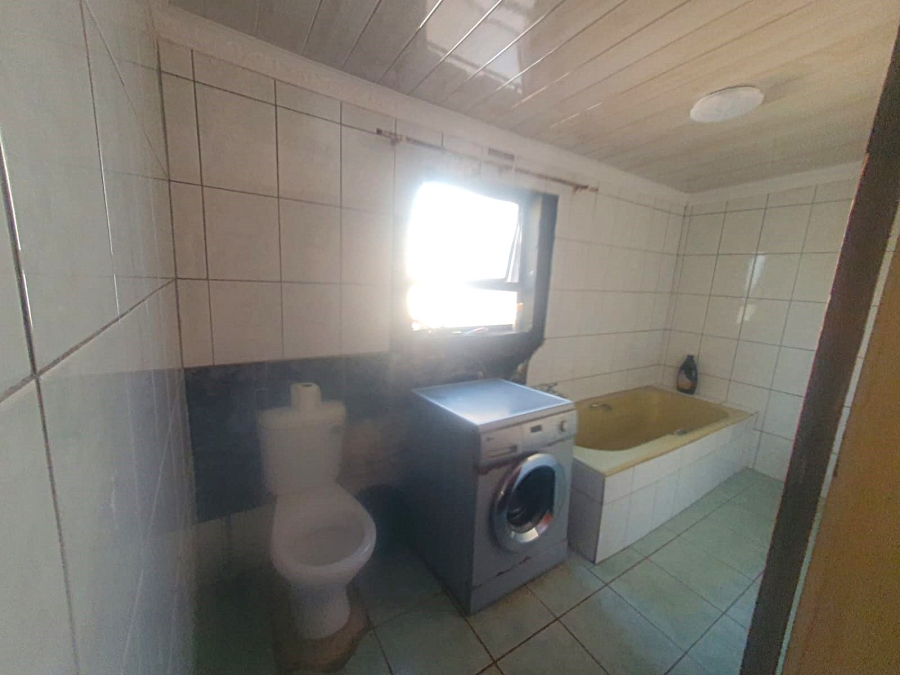 2 Bedroom Property for Sale in Orlando West Gauteng