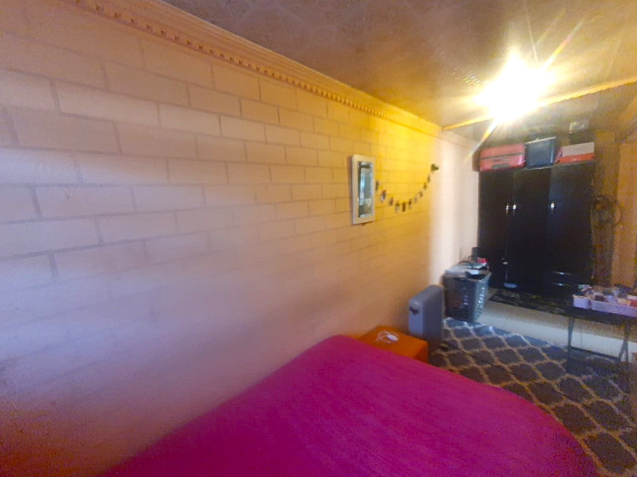 2 Bedroom Property for Sale in Orlando West Gauteng
