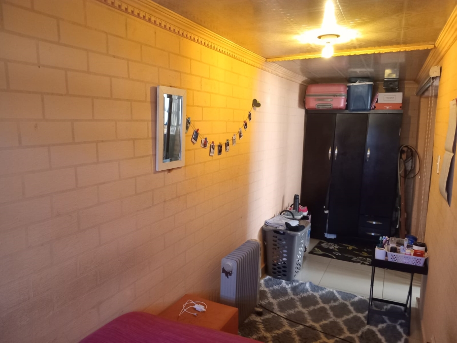 2 Bedroom Property for Sale in Orlando West Gauteng