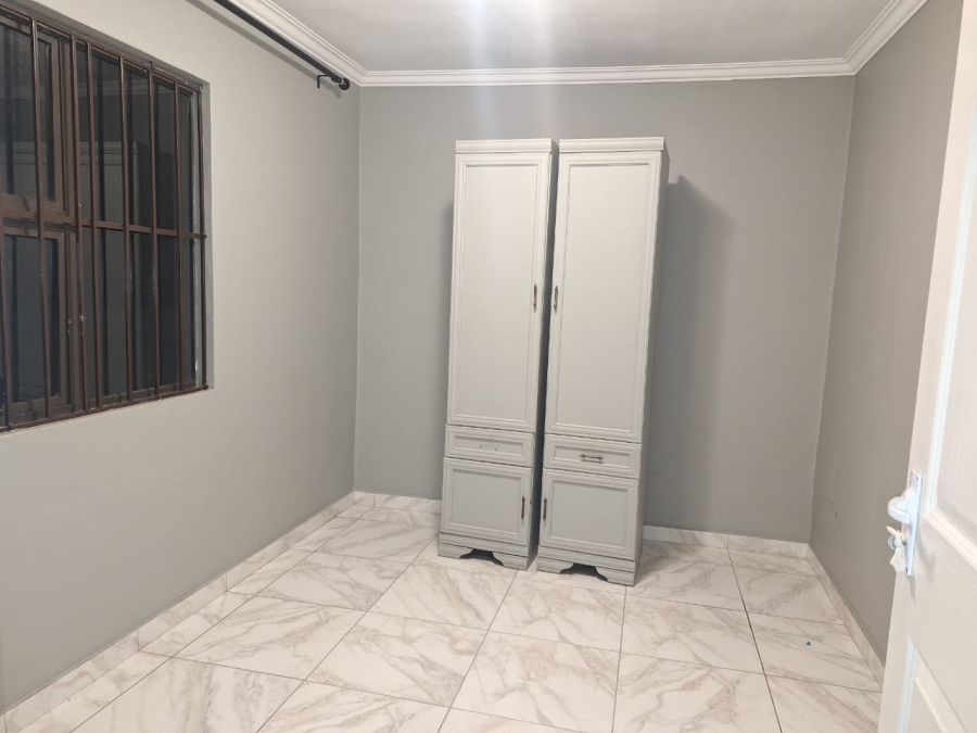 To Let 1 Bedroom Property for Rent in Primrose Hill Gauteng