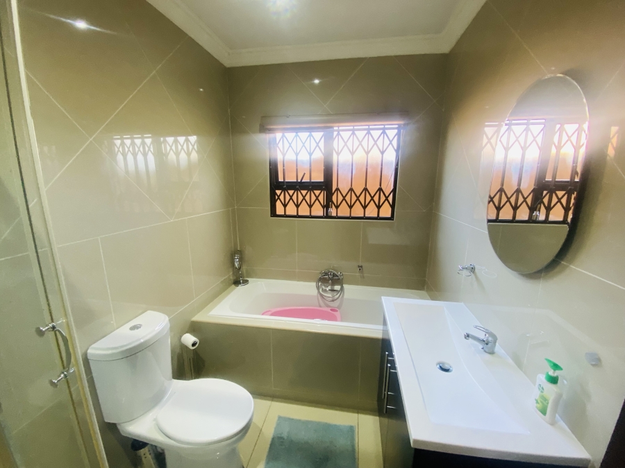 3 Bedroom Property for Sale in New Redruth Gauteng