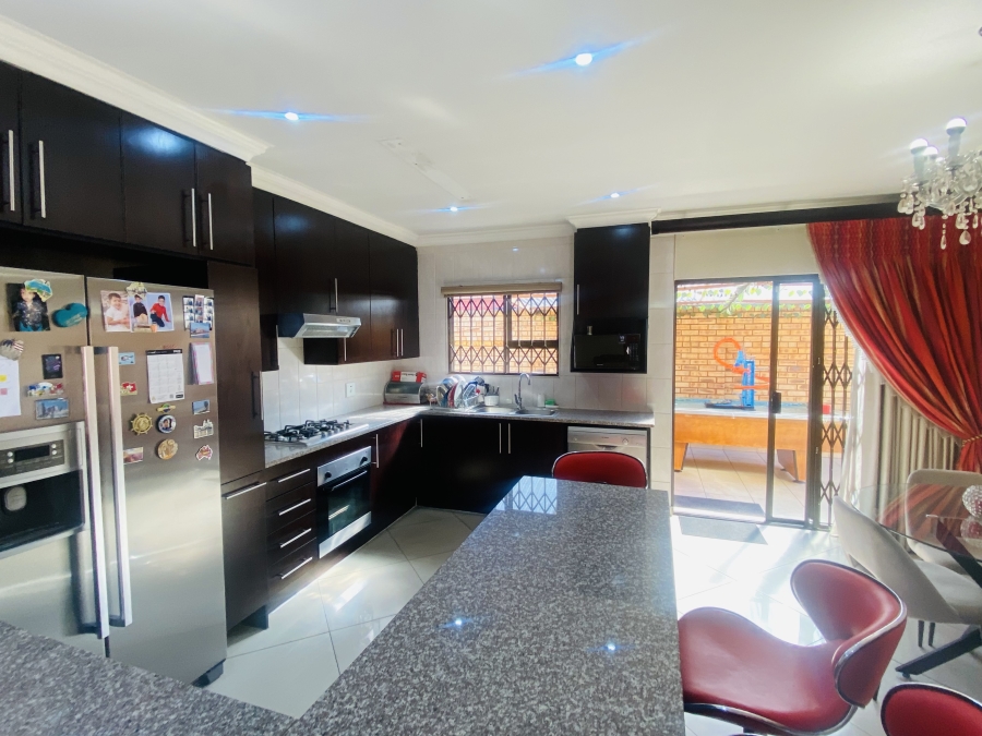 3 Bedroom Property for Sale in New Redruth Gauteng