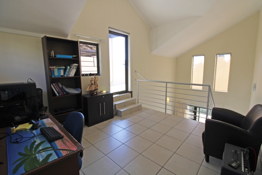 1 Bedroom Property for Sale in Bryanston Gauteng