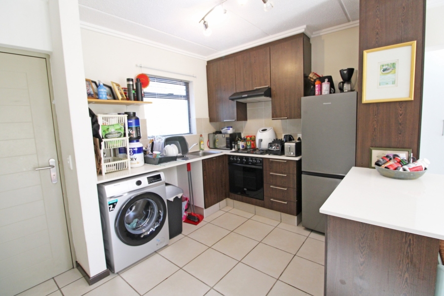 1 Bedroom Property for Sale in Bryanston Gauteng
