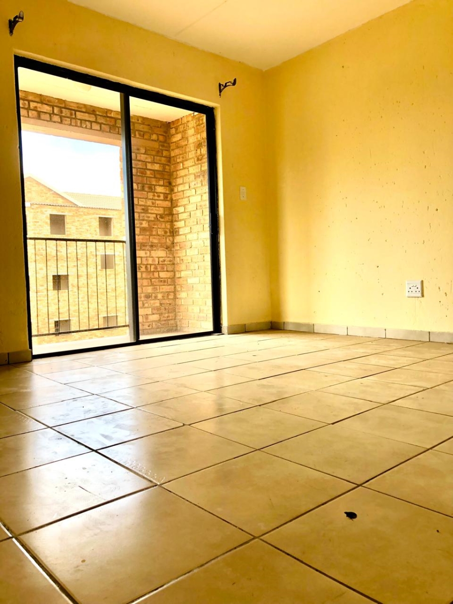 To Let 2 Bedroom Property for Rent in Roodepoort Gauteng