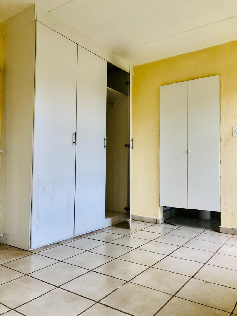 To Let 2 Bedroom Property for Rent in Roodepoort Gauteng