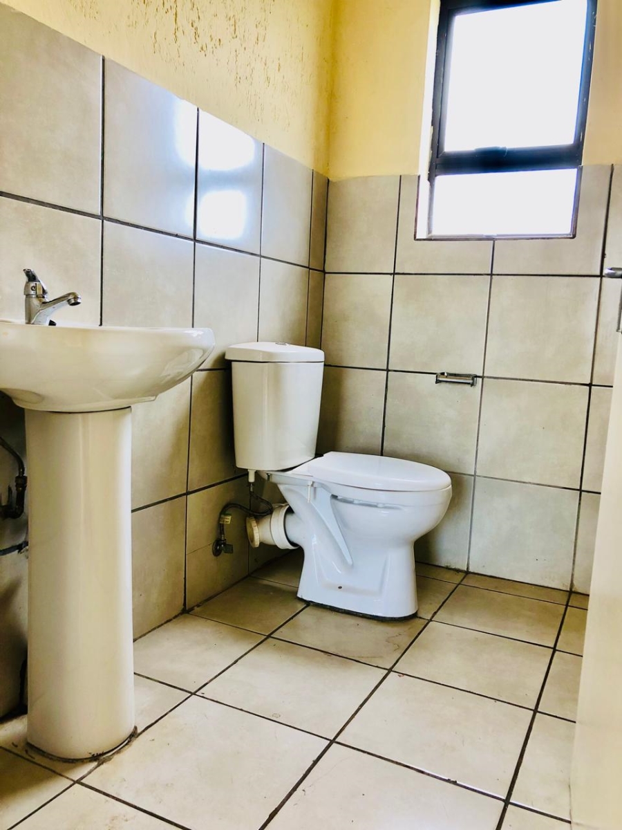 To Let 2 Bedroom Property for Rent in Roodepoort Gauteng