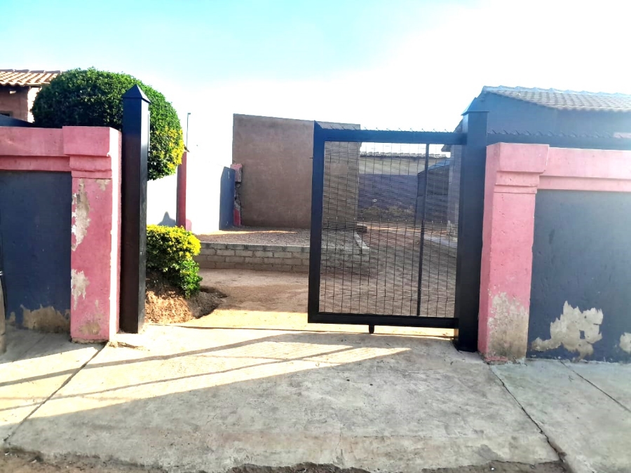 2 Bedroom Property for Sale in Soshanguve South Ext 3 Gauteng