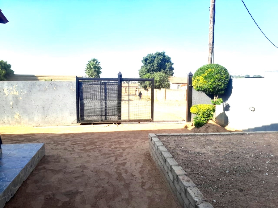 2 Bedroom Property for Sale in Soshanguve South Ext 3 Gauteng