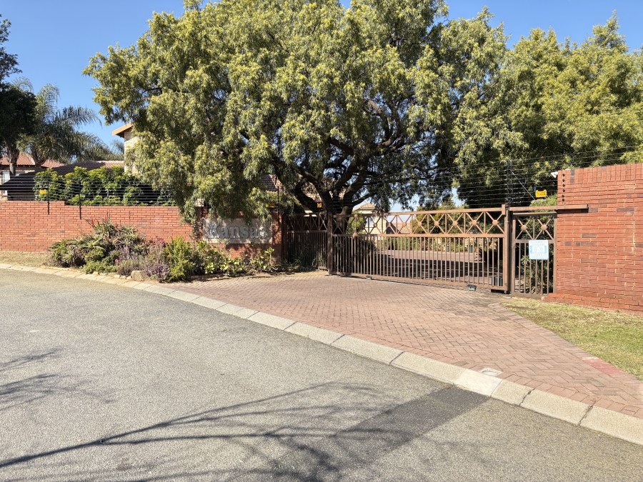 3 Bedroom Property for Sale in Wilgeheuwel Gauteng