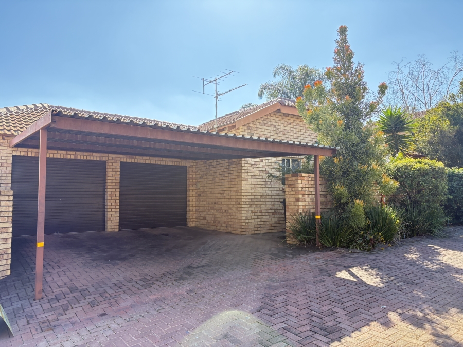 3 Bedroom Property for Sale in Wilgeheuwel Gauteng