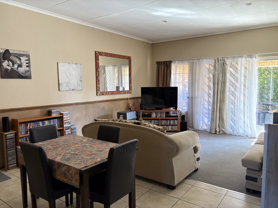 3 Bedroom Property for Sale in Wilgeheuwel Gauteng