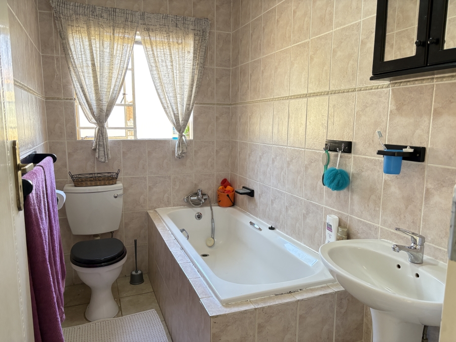 3 Bedroom Property for Sale in Wilgeheuwel Gauteng