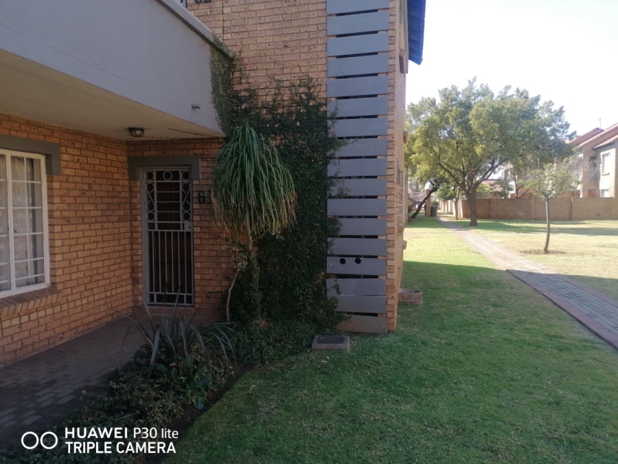 To Let 2 Bedroom Property for Rent in Equestria Gauteng