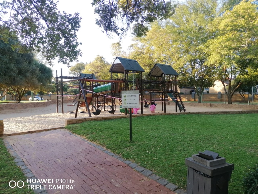 To Let 2 Bedroom Property for Rent in Equestria Gauteng