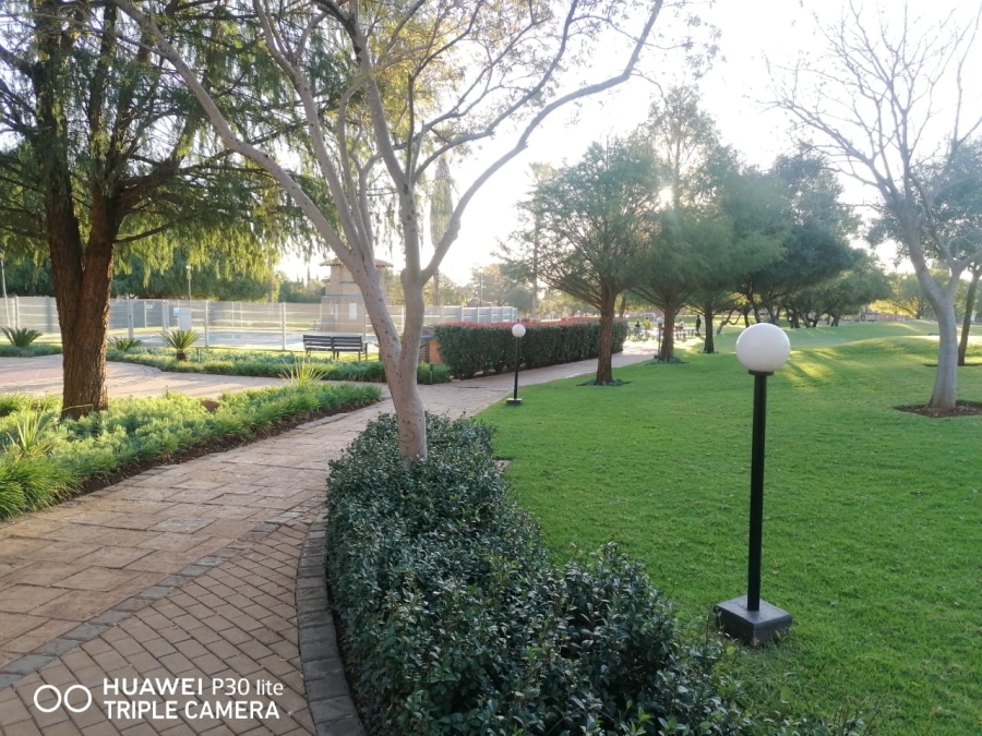 To Let 2 Bedroom Property for Rent in Equestria Gauteng