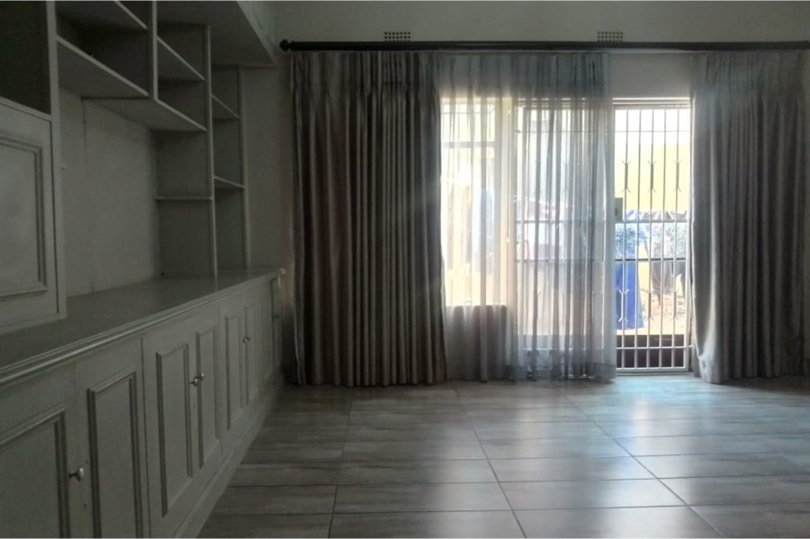 To Let 3 Bedroom Property for Rent in Halfway Gardens Gauteng