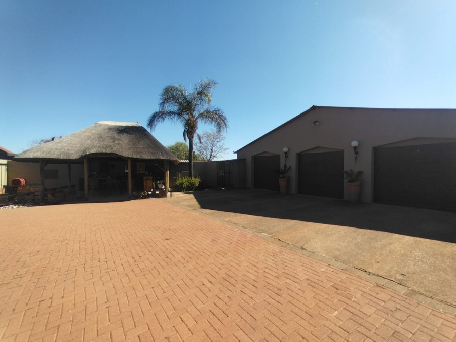 3 Bedroom Property for Sale in Hillside Gauteng