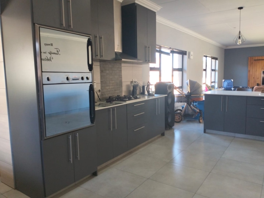 4 Bedroom Property for Sale in Greenhills Gauteng