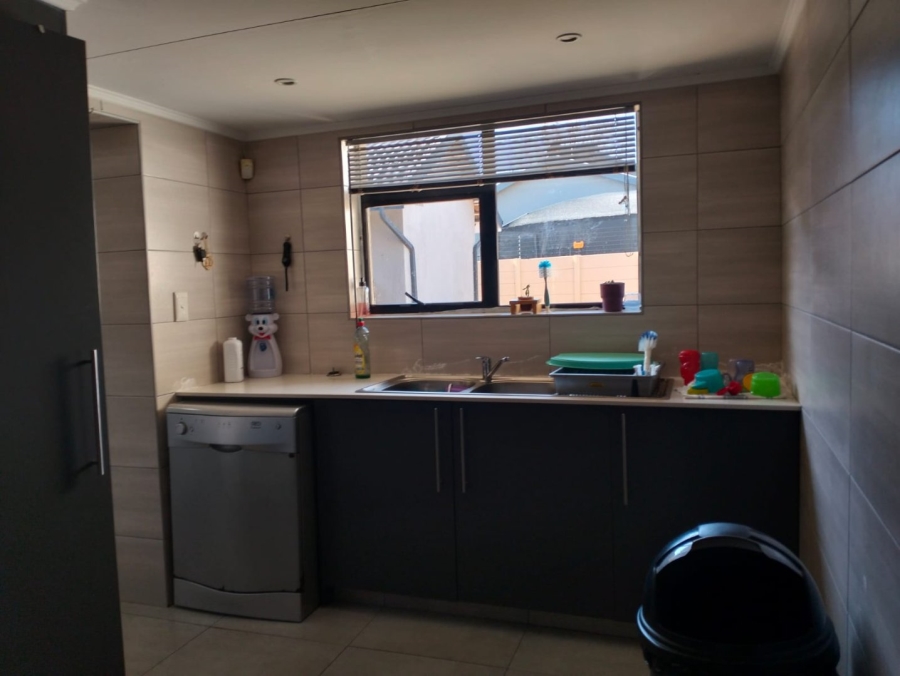 4 Bedroom Property for Sale in Greenhills Gauteng