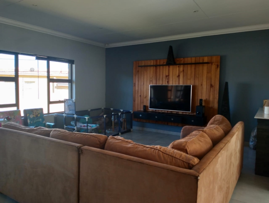 4 Bedroom Property for Sale in Greenhills Gauteng