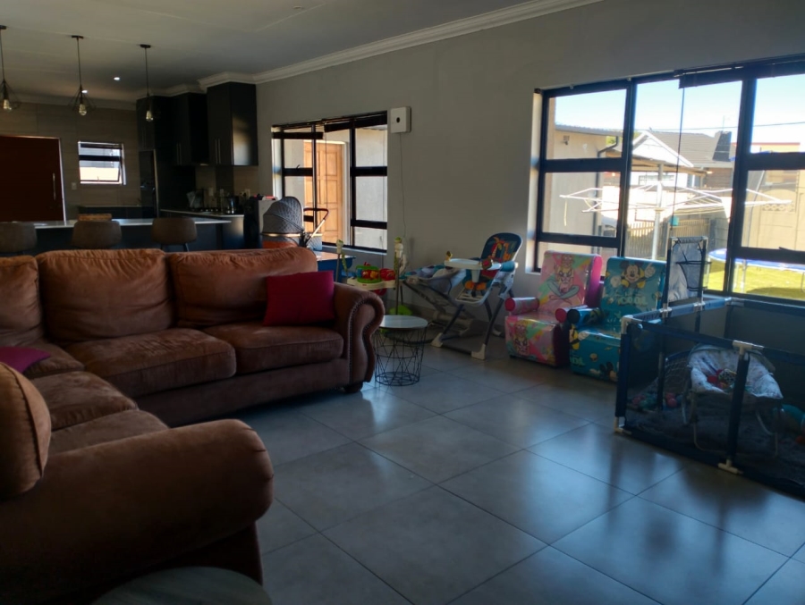 4 Bedroom Property for Sale in Greenhills Gauteng