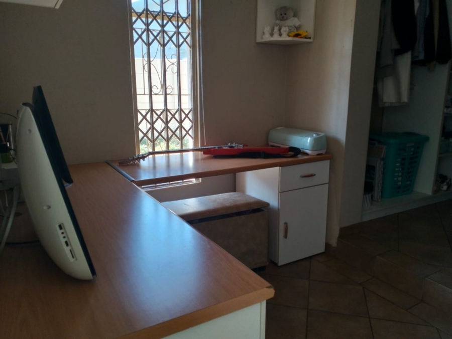 4 Bedroom Property for Sale in Greenhills Gauteng