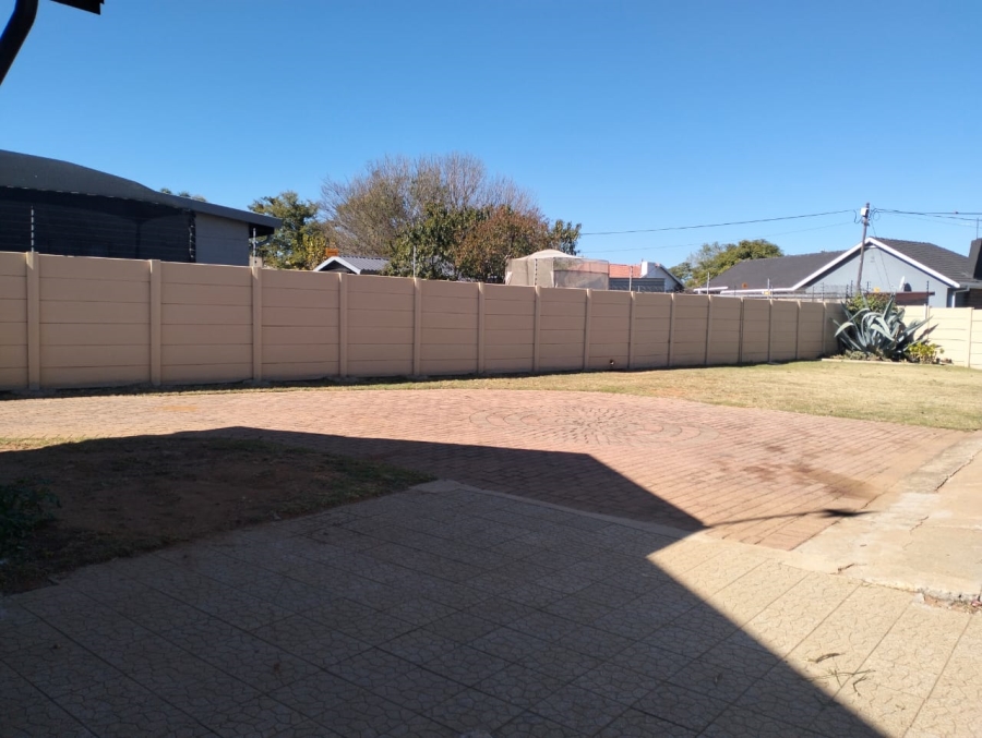 4 Bedroom Property for Sale in Greenhills Gauteng