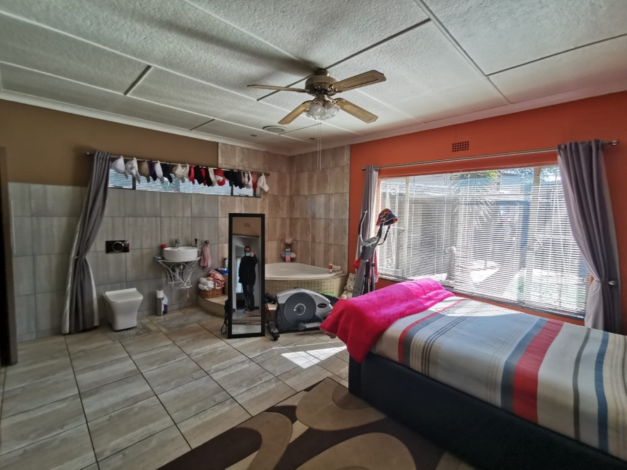 4 Bedroom Property for Sale in Florentia Gauteng