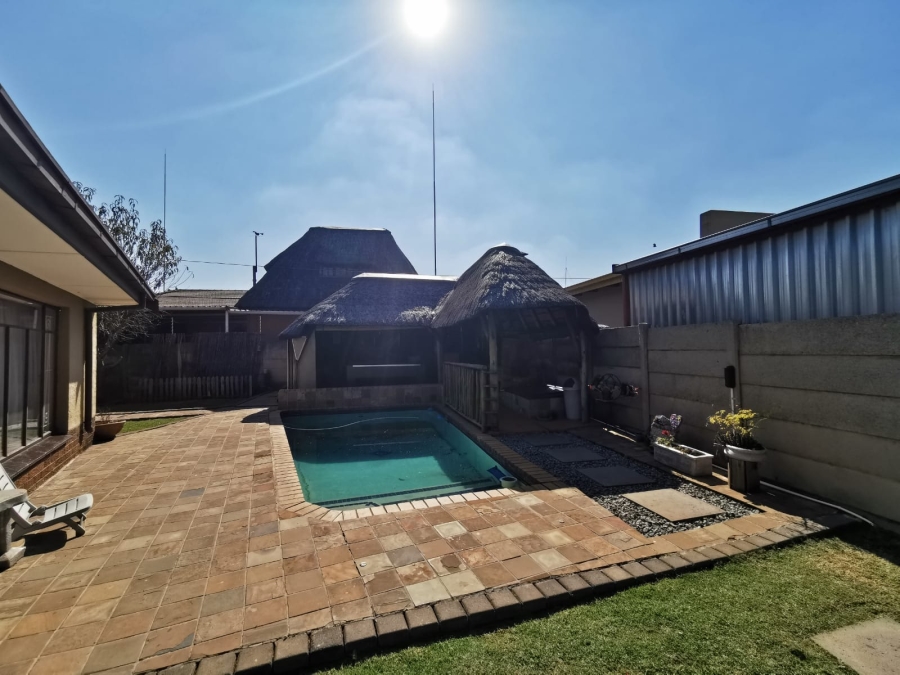 4 Bedroom Property for Sale in Florentia Gauteng