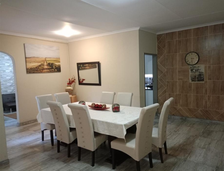 4 Bedroom Property for Sale in Sonland Park Gauteng