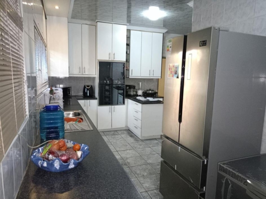 4 Bedroom Property for Sale in Sonland Park Gauteng