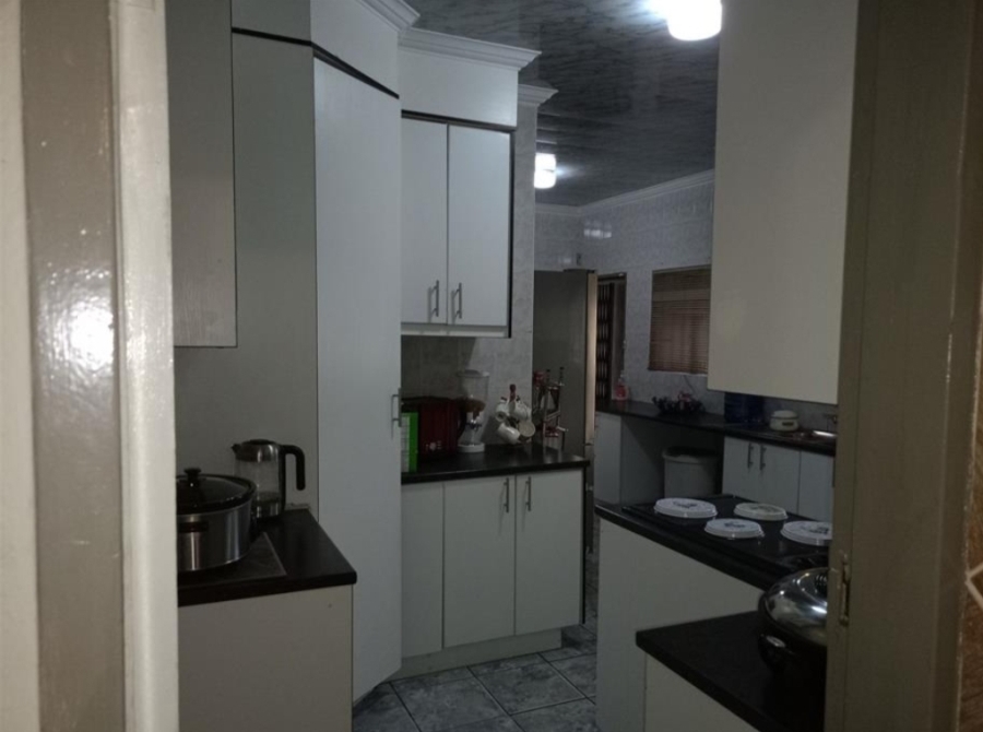 4 Bedroom Property for Sale in Sonland Park Gauteng