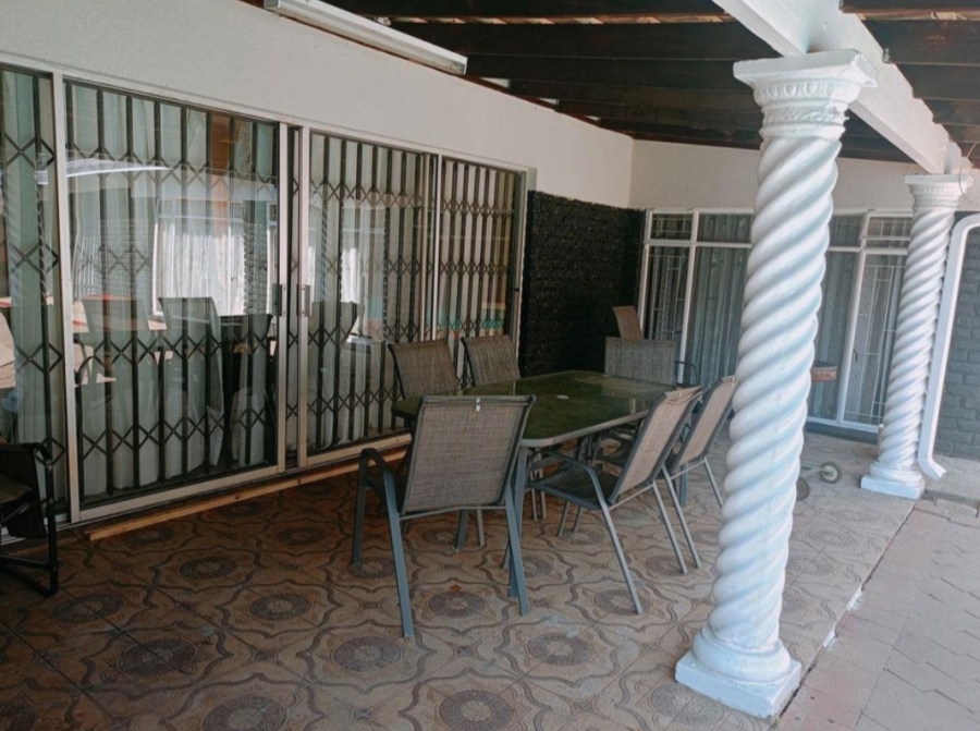 4 Bedroom Property for Sale in Sonland Park Gauteng