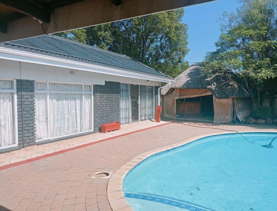 4 Bedroom Property for Sale in Sonland Park Gauteng