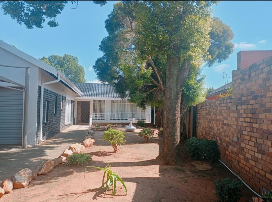 4 Bedroom Property for Sale in Sonland Park Gauteng
