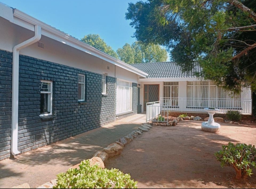 4 Bedroom Property for Sale in Sonland Park Gauteng