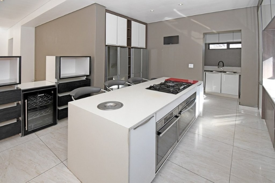 To Let 5 Bedroom Property for Rent in Sandringham Gauteng