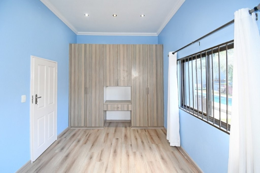 To Let 5 Bedroom Property for Rent in Sandringham Gauteng