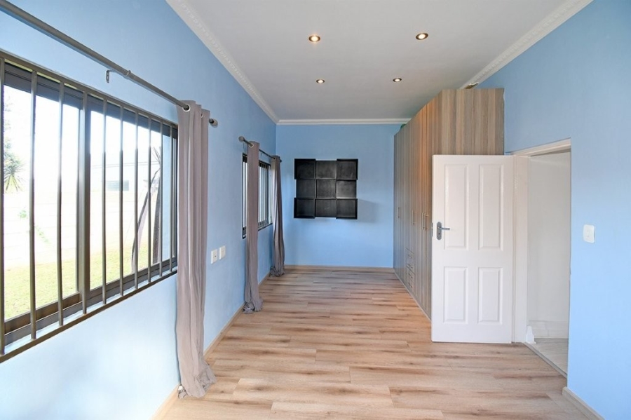 To Let 5 Bedroom Property for Rent in Sandringham Gauteng