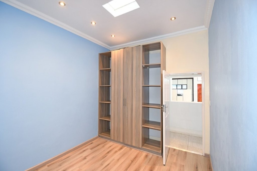 To Let 5 Bedroom Property for Rent in Sandringham Gauteng