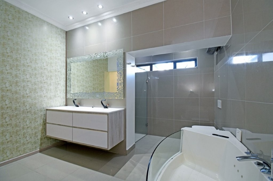 To Let 5 Bedroom Property for Rent in Sandringham Gauteng